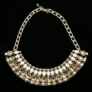 Luxury Faceted Necklace Gold/White NWOT